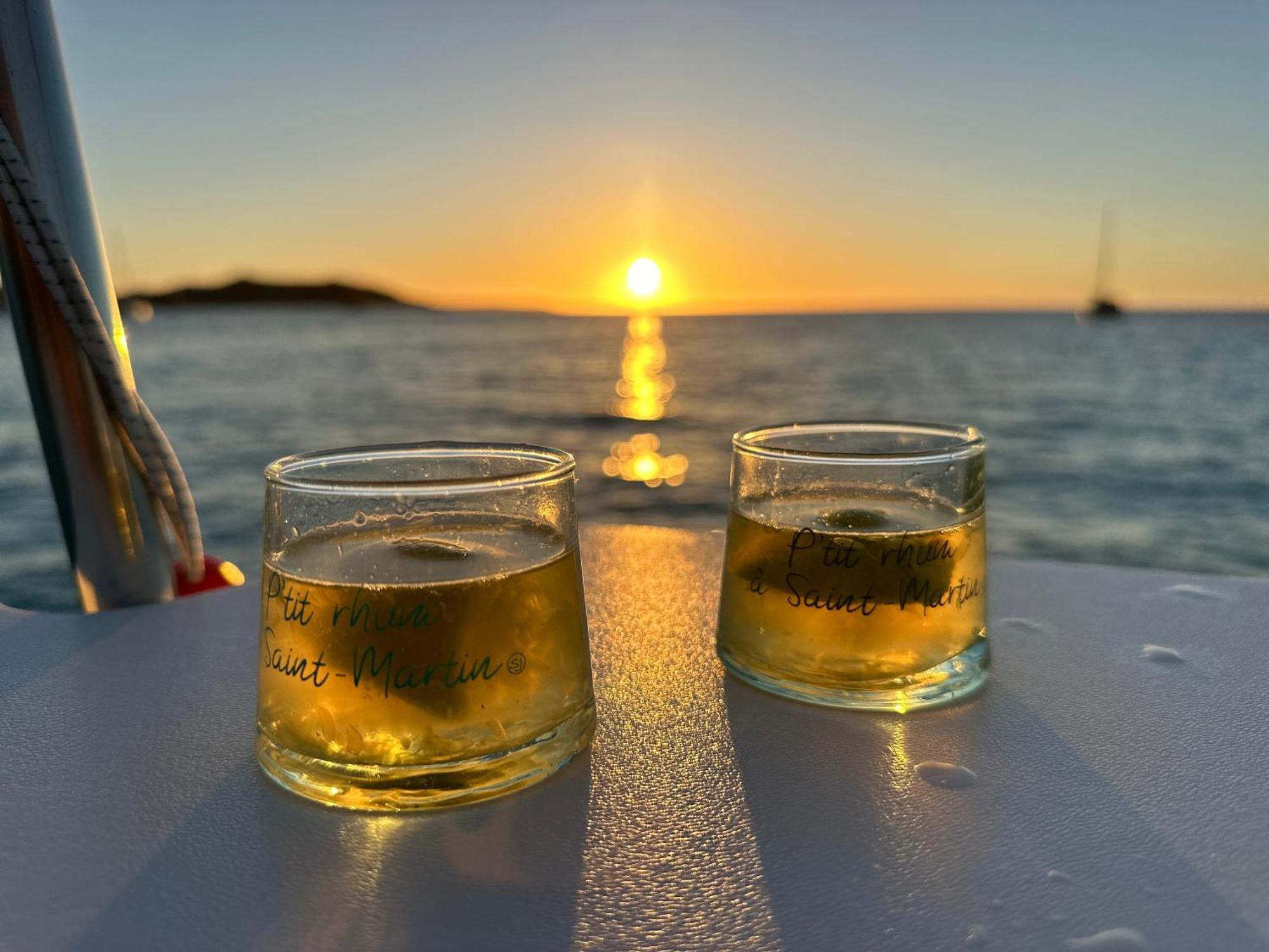 Botel Catamaran Zephyr Nuit Au Mouillage Diner, Nuit Et Petit-dejeuner Inclus Grand Case