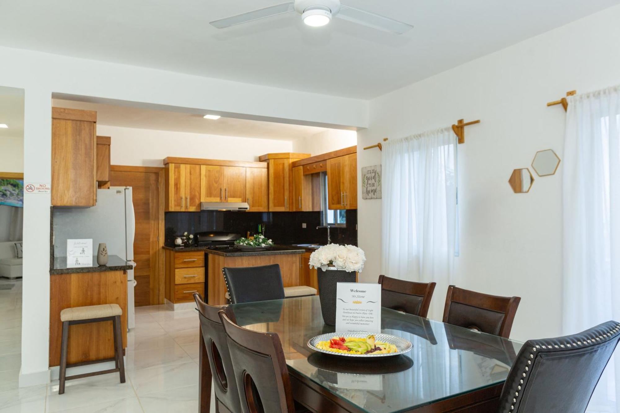 Apartment Crown Ll-guest Friendly-3 Bedrooms-pool-close To Everything!