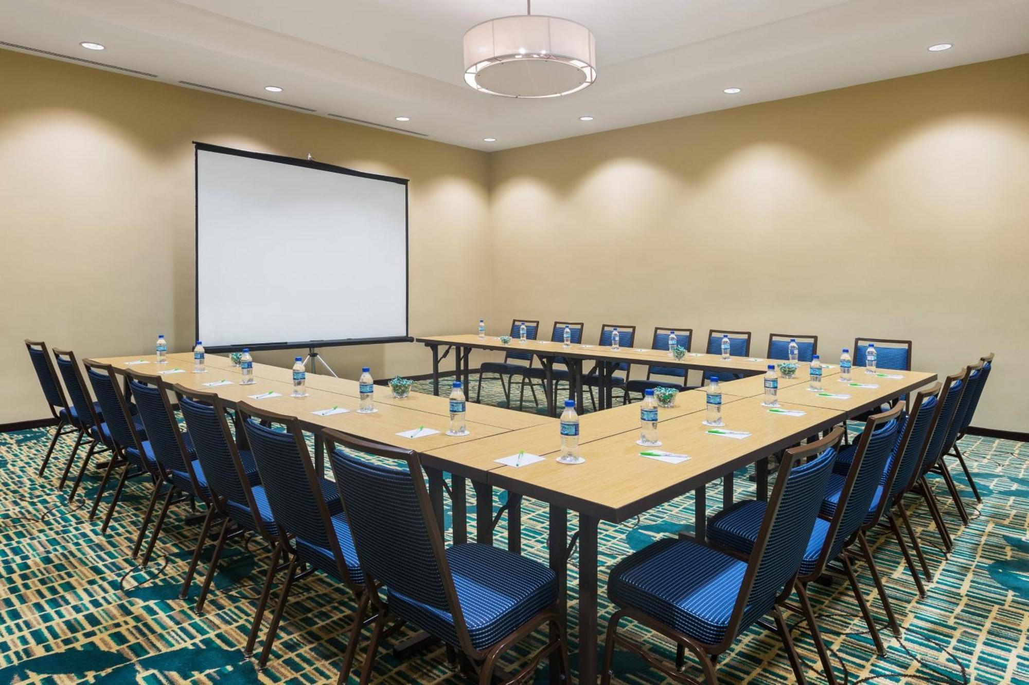 Courtyard By Marriott Kingston, Jamaica
