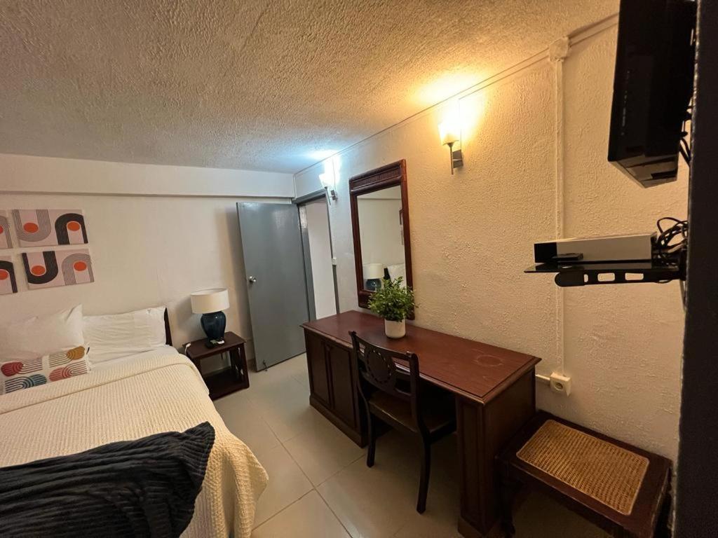 Over The Hill Guest house La Savane