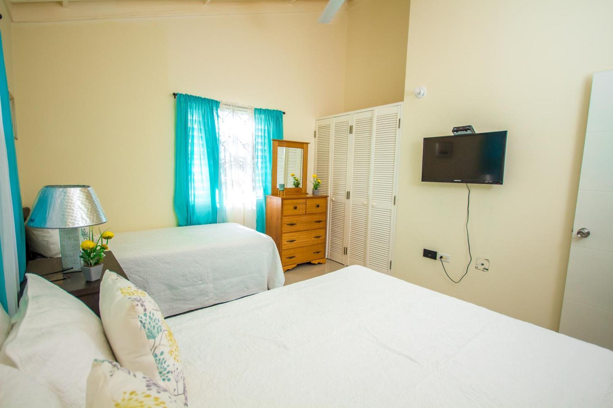 Ocho Rios Drax Hall 2 Bed Luxury Getaway 24hrs Security Saint Ann's Bay