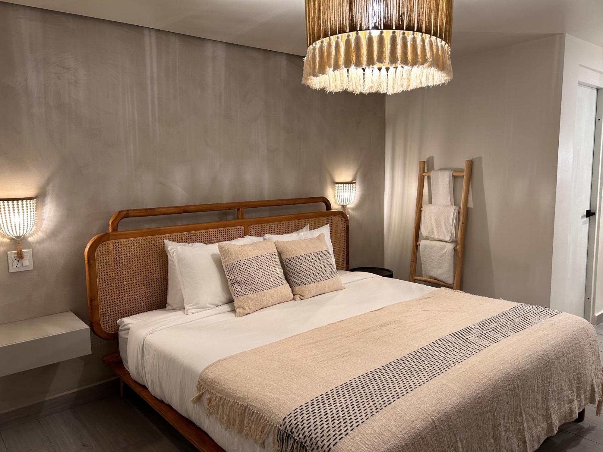 Bali Posh Pr Hotel Carolina