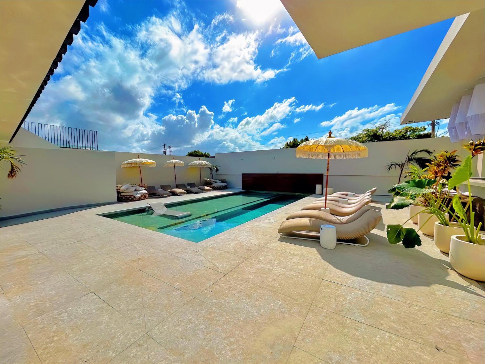 Bali Posh Pr Hotel Carolina