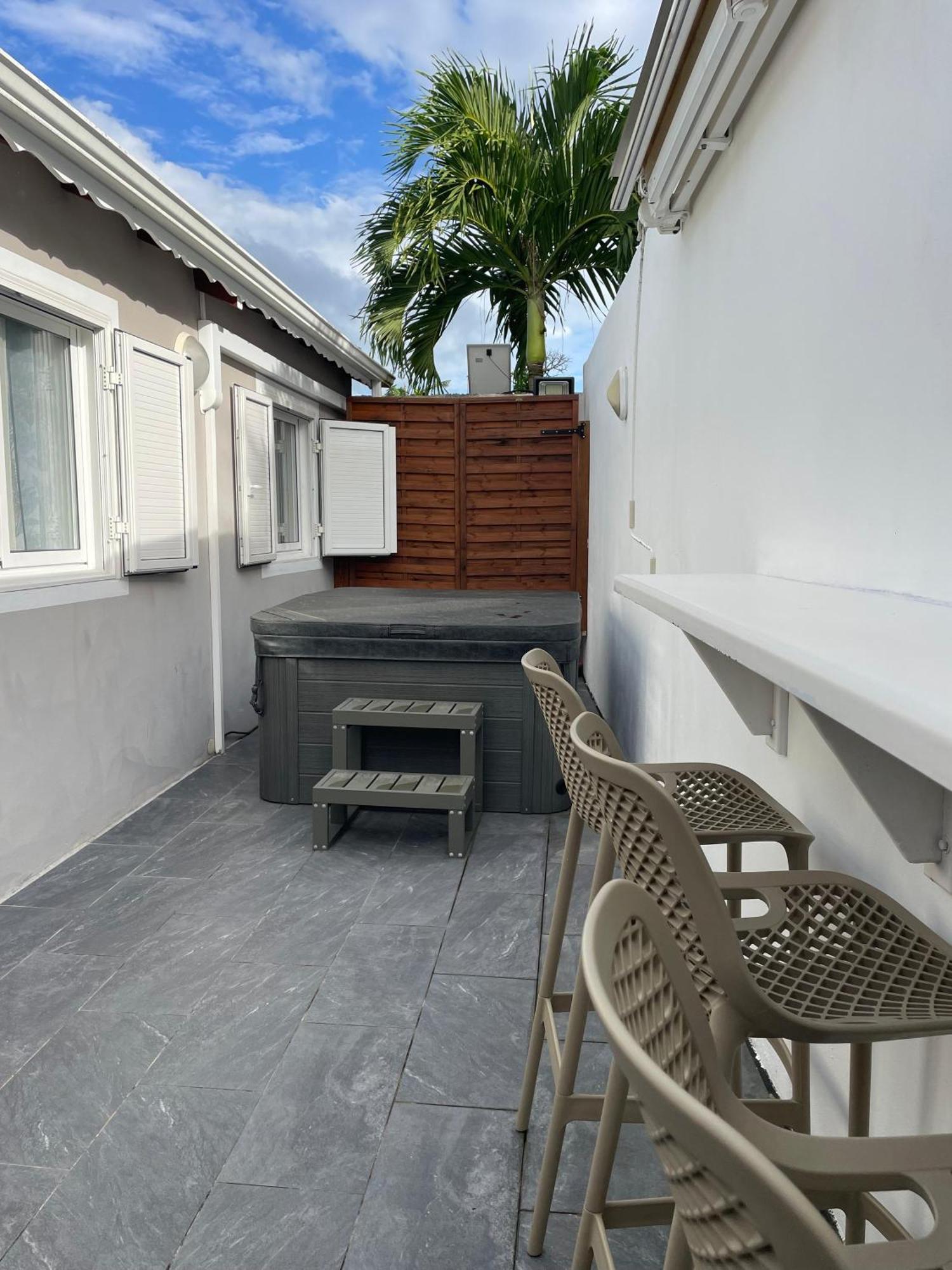 Charmante Maison Avec Jaccuzi Et Piscine *