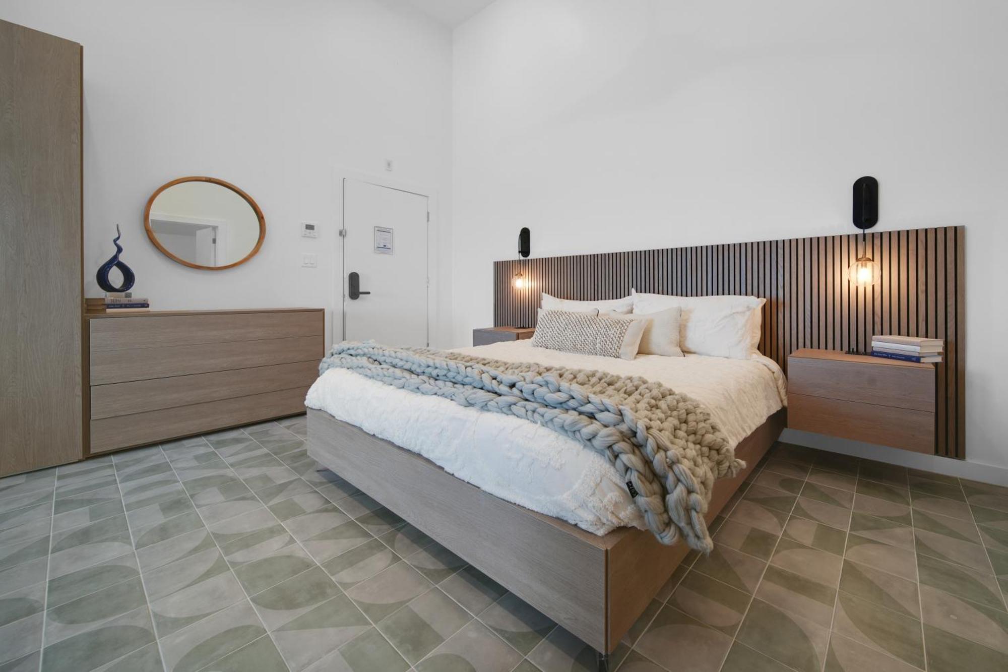 Hotel Cobalt Coast West Bay