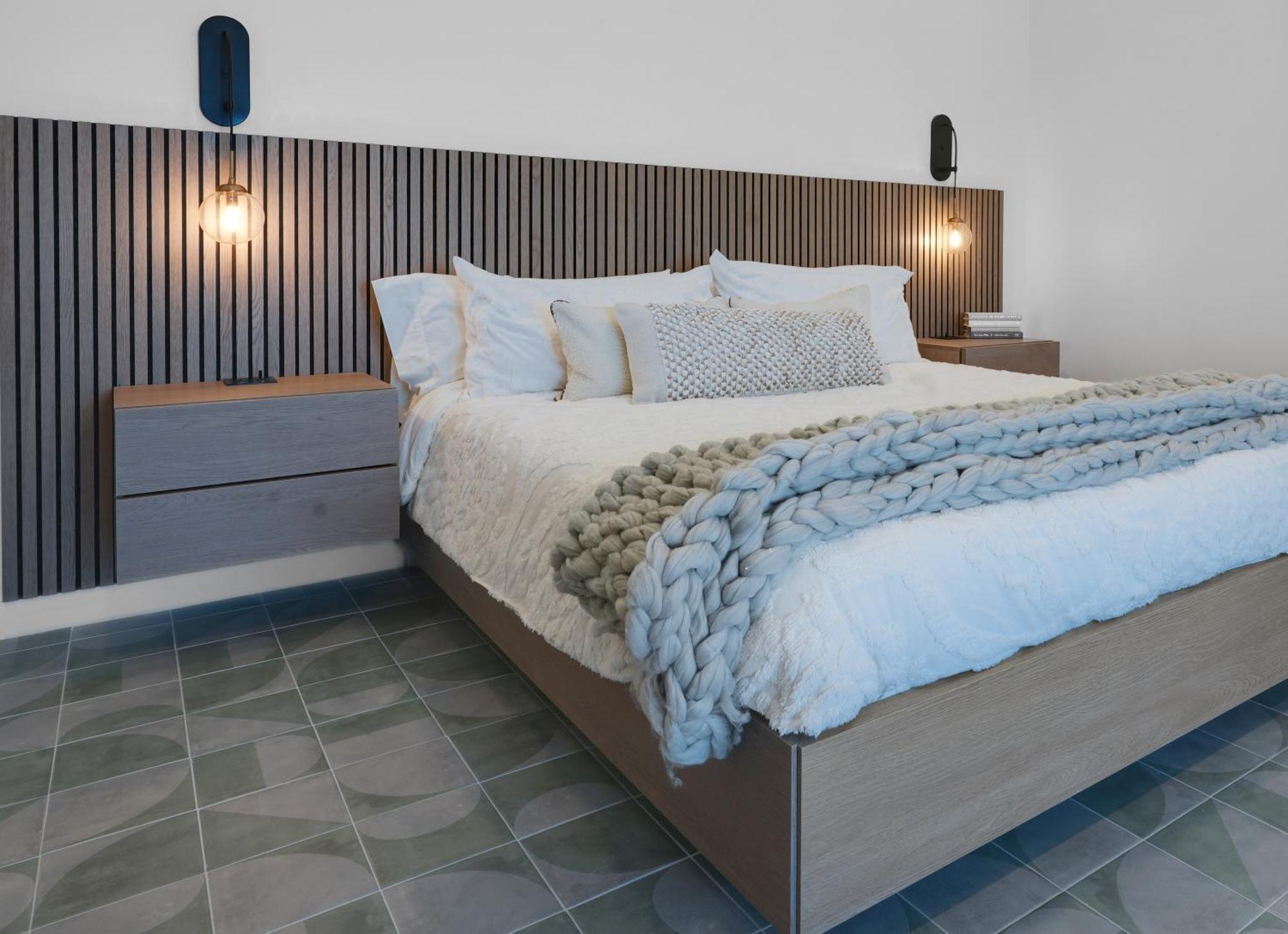 Cobalt Coast 3*