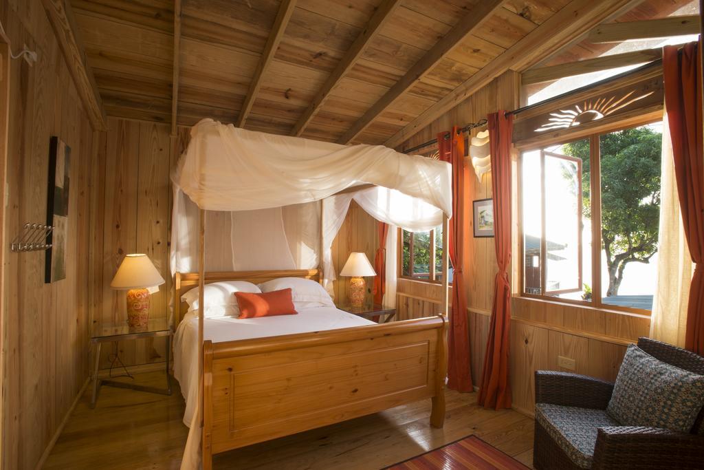 Retreats Apartment