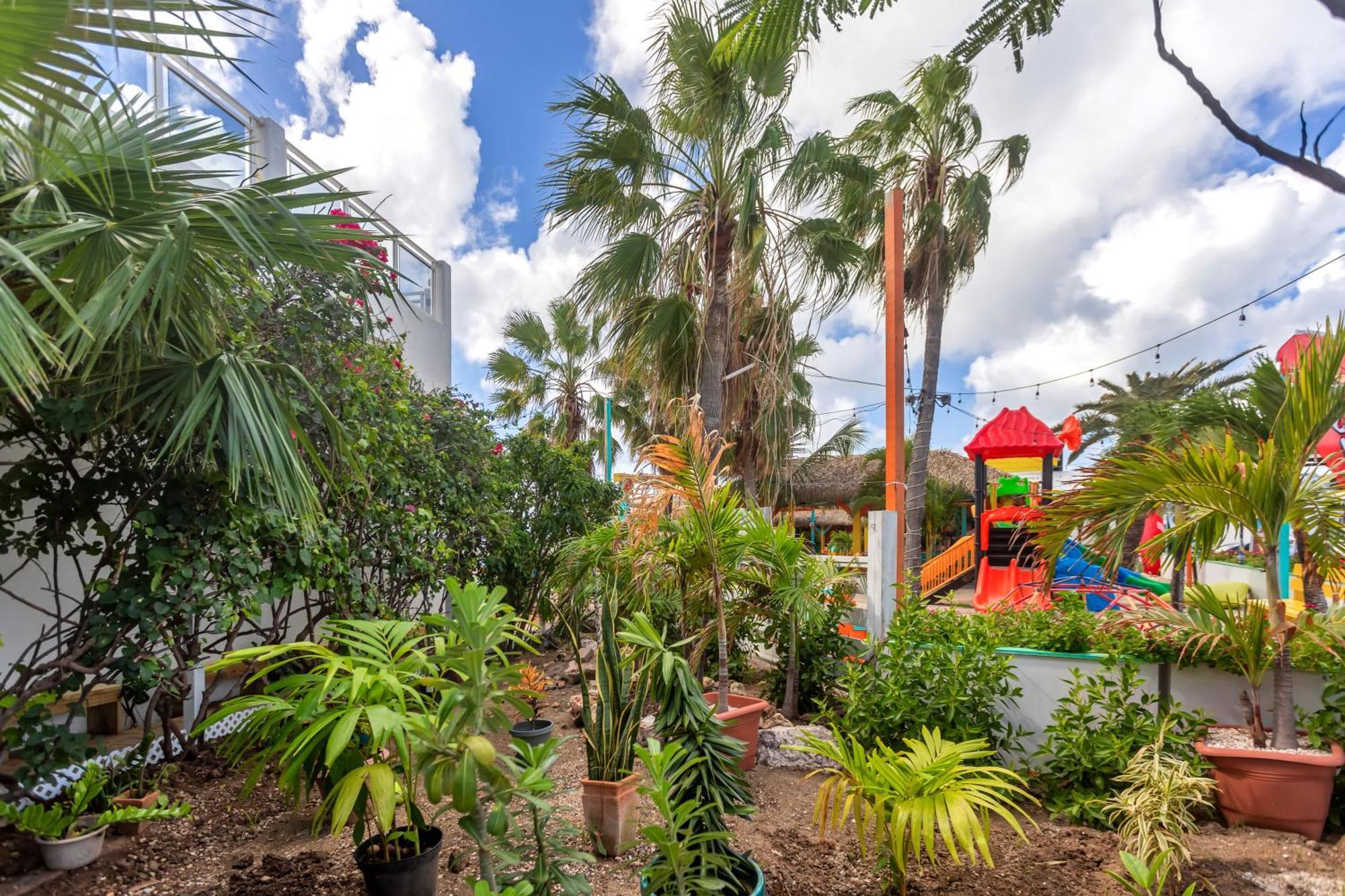 Apartment House - Petite - Access *