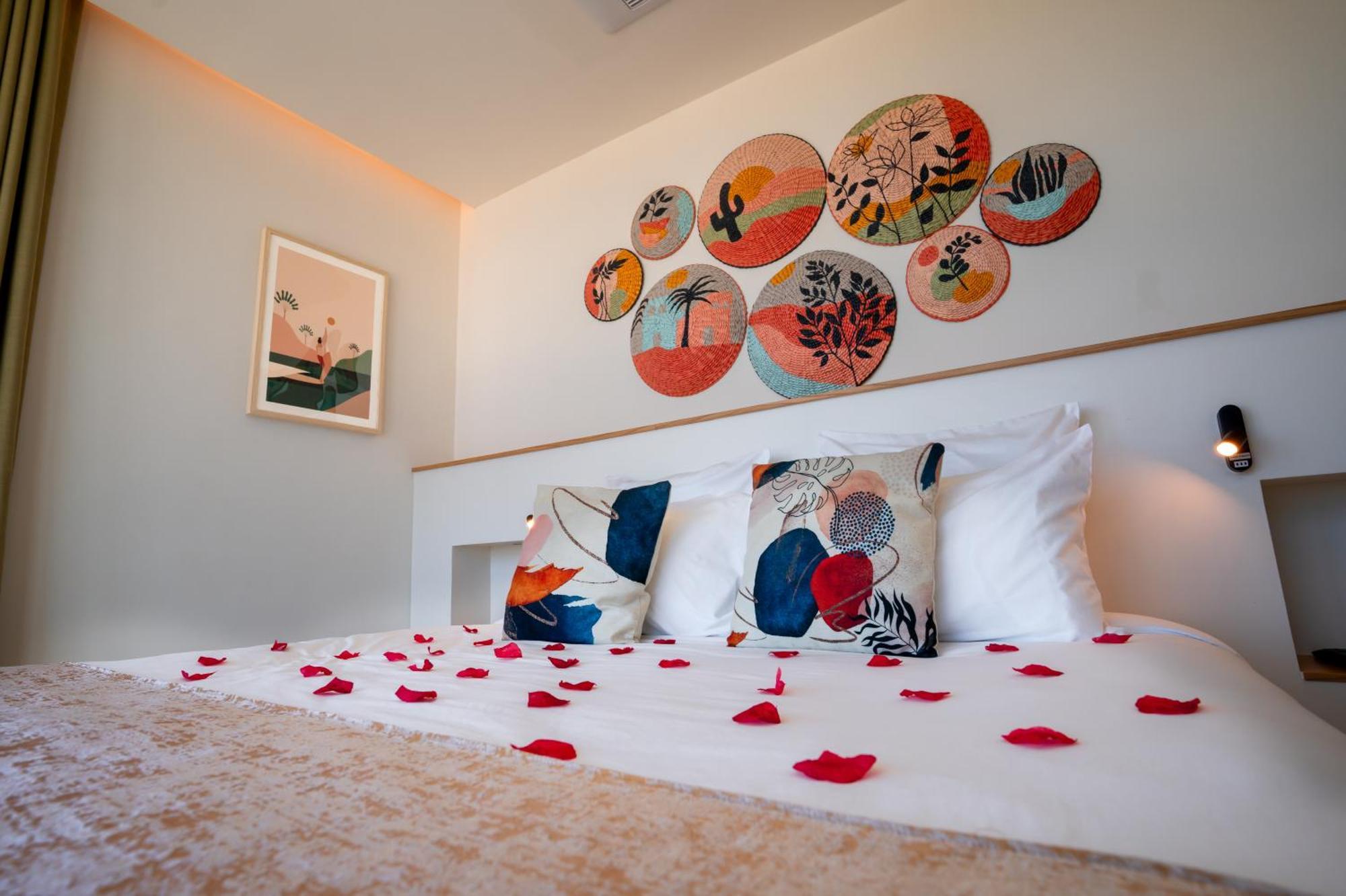 Gorgeous 2 Bedroom, 17th Floor, With Breathtaking View, Fourteen At Mullet Bay Cupecoy (Sint Maarten)
