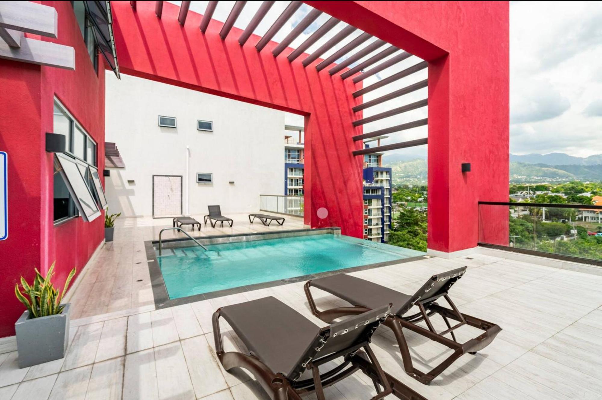 Parkhurst 303 King Bed Pool And Gym Apartment *