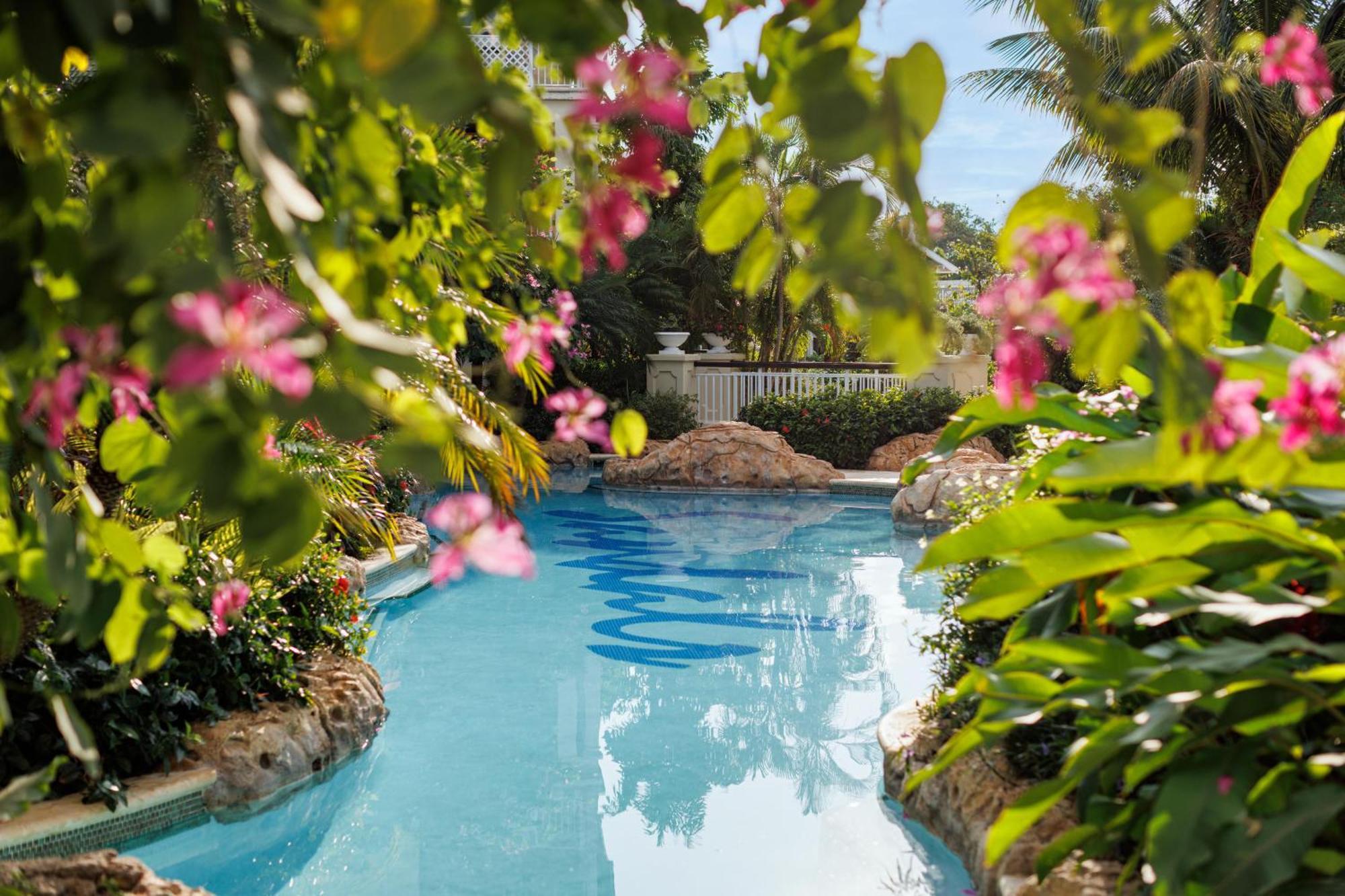 Resort Sandals Royal Caribbean & Private Island - Couples Only