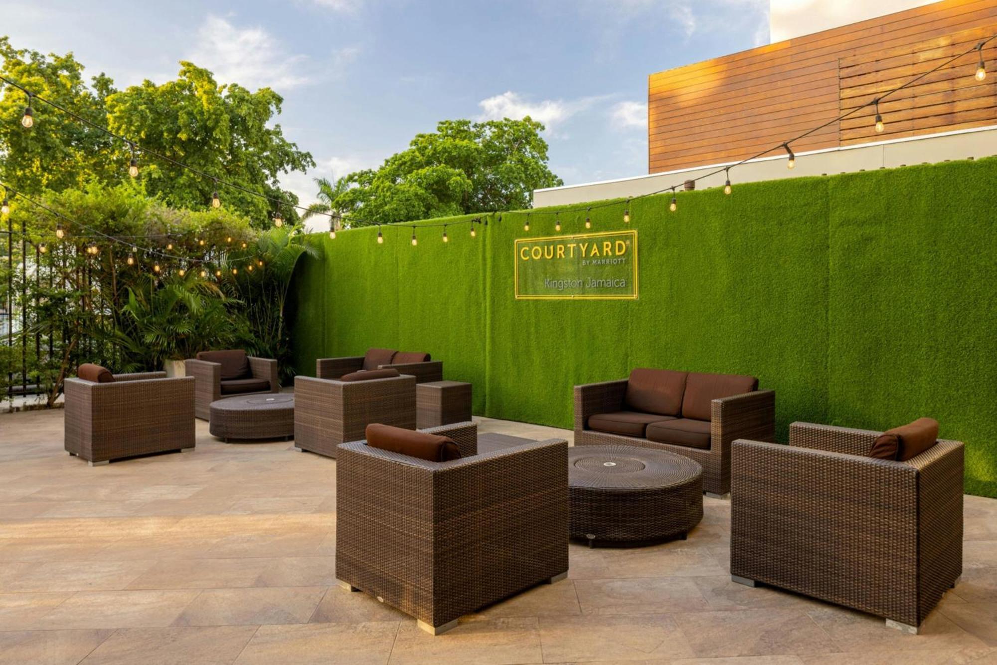 Courtyard By Marriott Kingston, Jamaica 4* Kingston