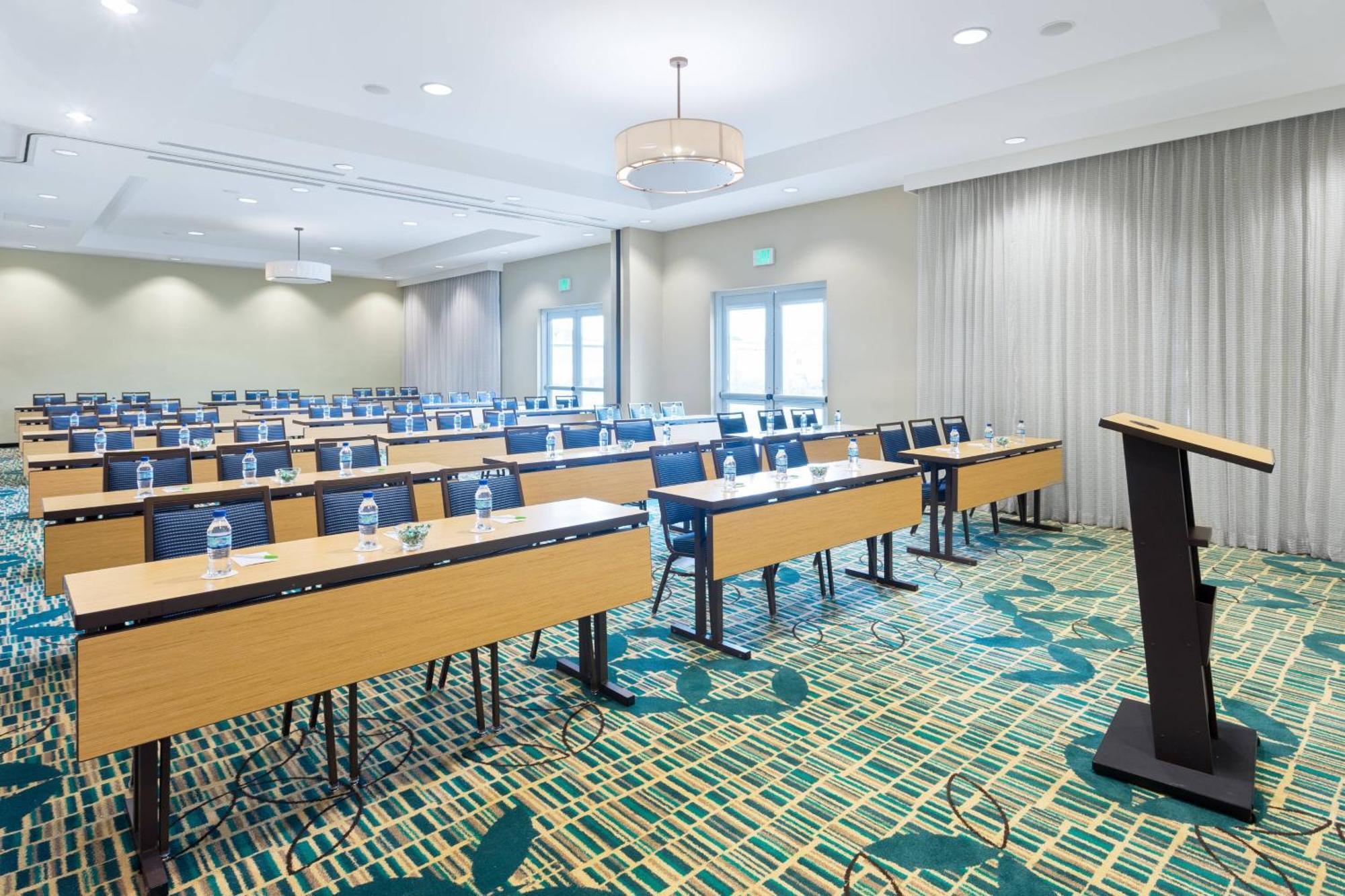 Courtyard By Marriott Kingston, Jamaica 4*