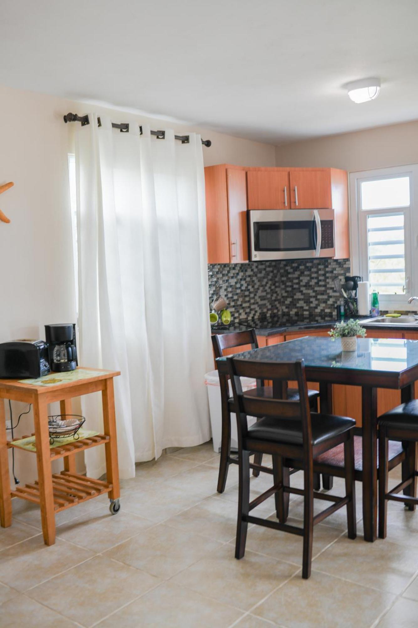 Island Charm Culebra & Guest house