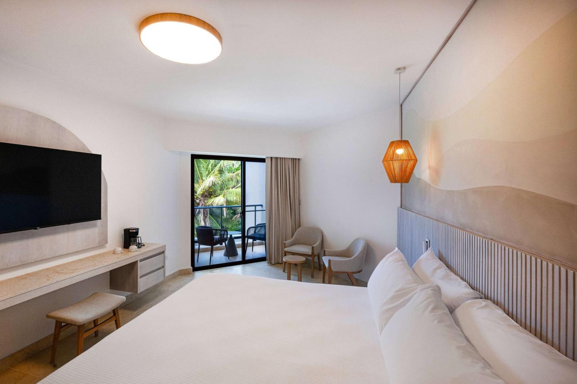 Viva By Wyndham, A Trademark Resort 4*