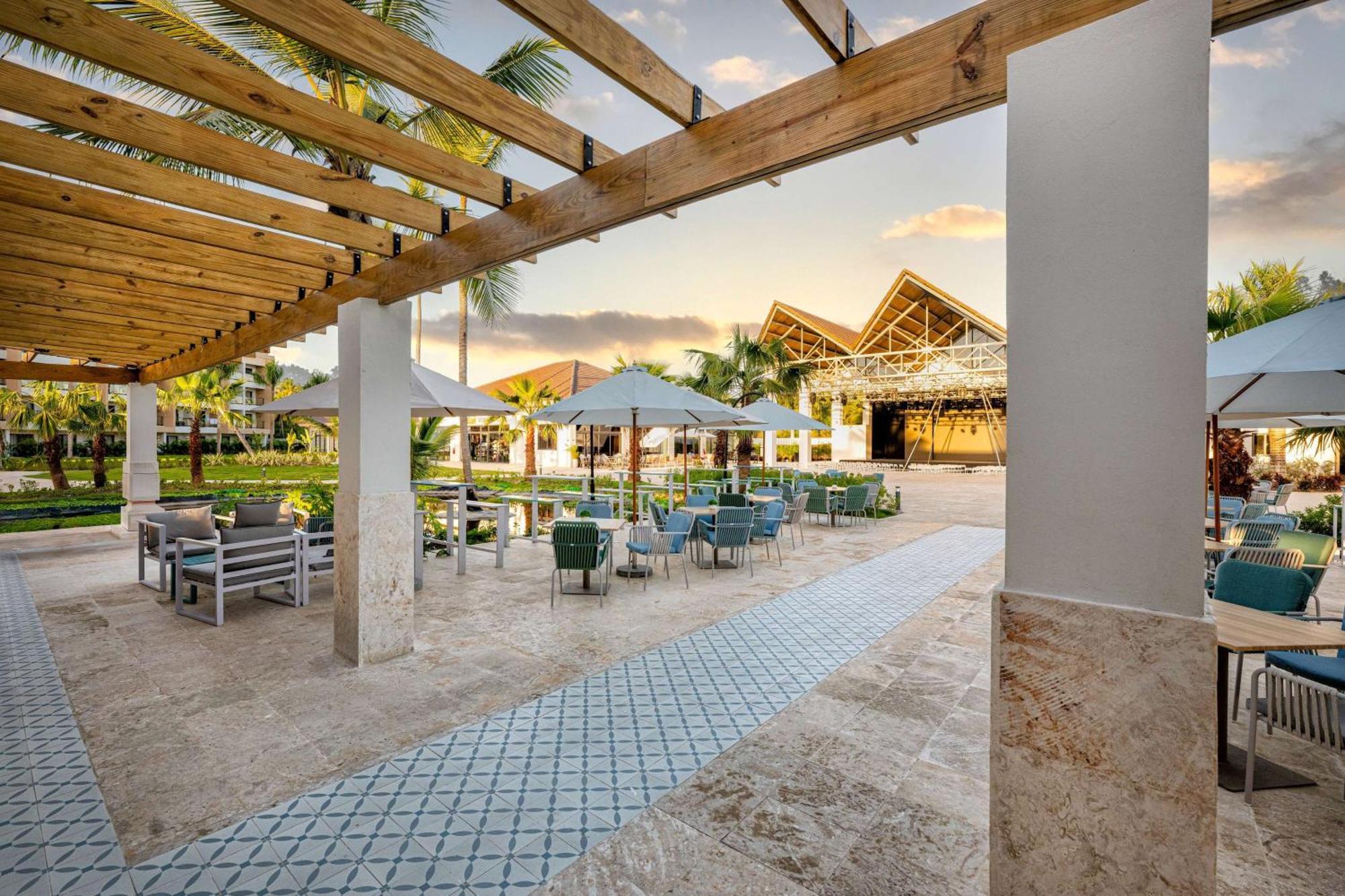 Viva By Wyndham, A Trademark Resort 4*