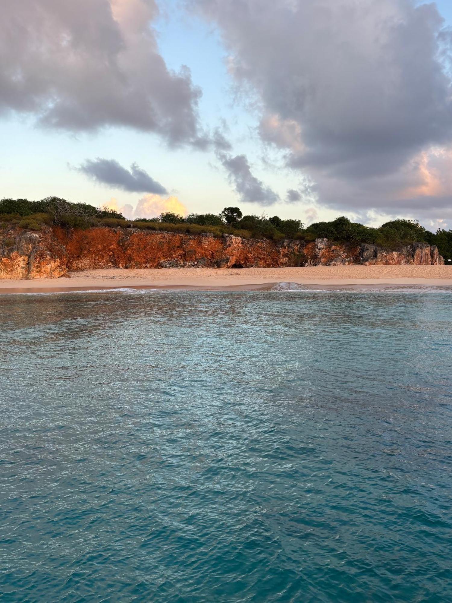 Botel Catamaran Zephyr Nuit Au Mouillage Diner, Nuit Et Petit-dejeuner Inclus Grand Case