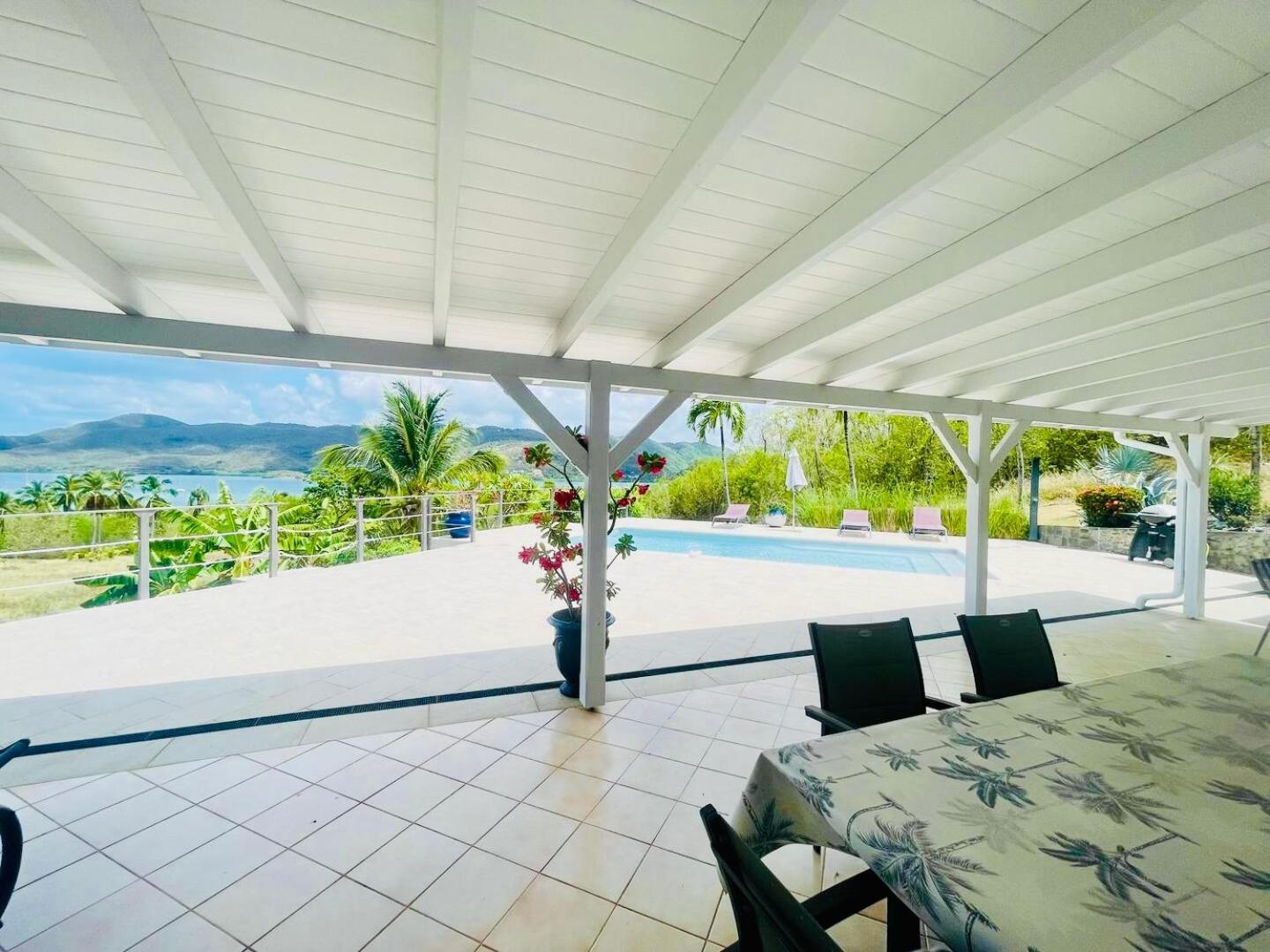 Magnifique Piscine Vue A 180 Sainte-Anne