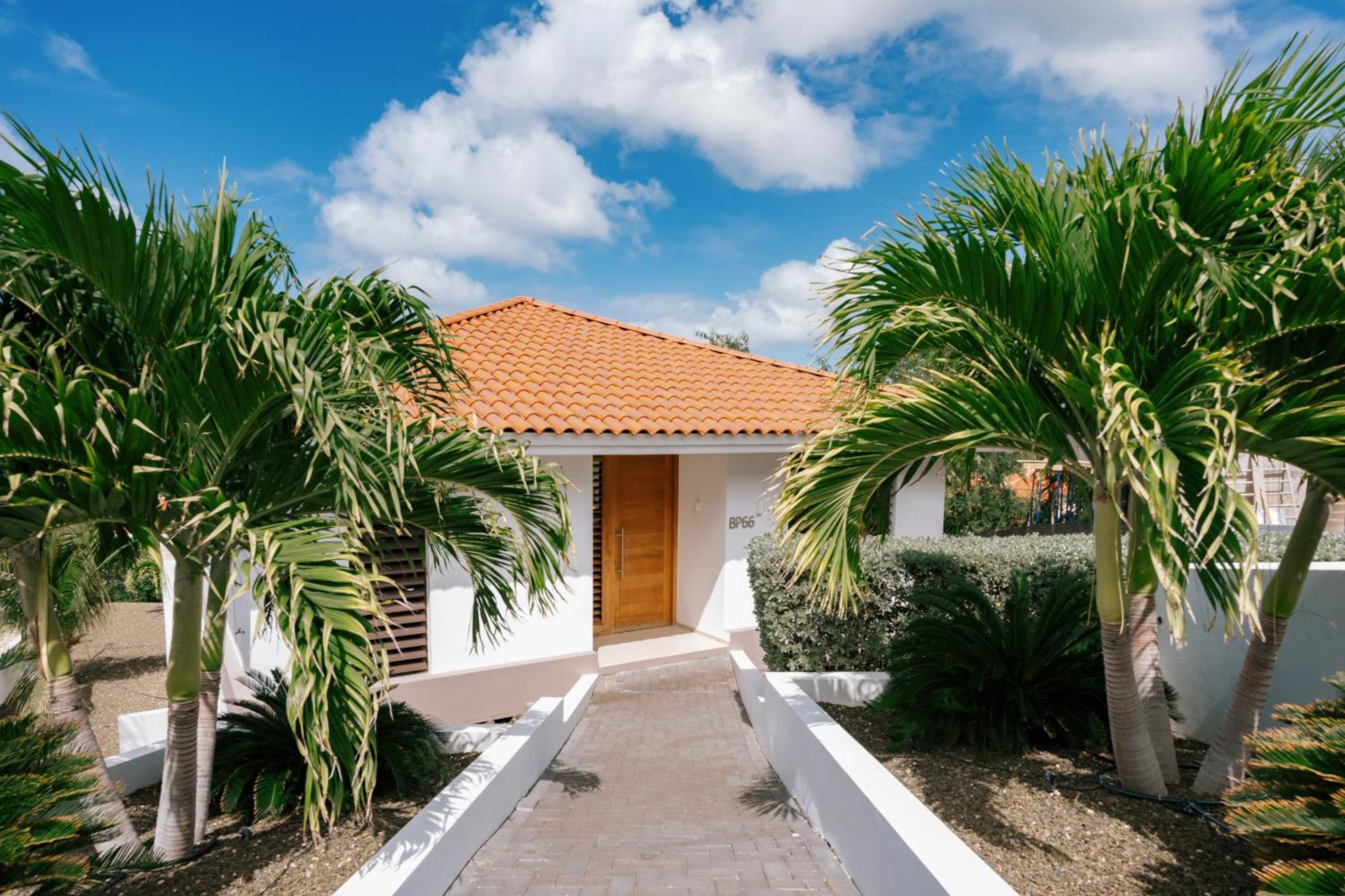 Resort Blue Bay Curacao Golf & Beach 4*
