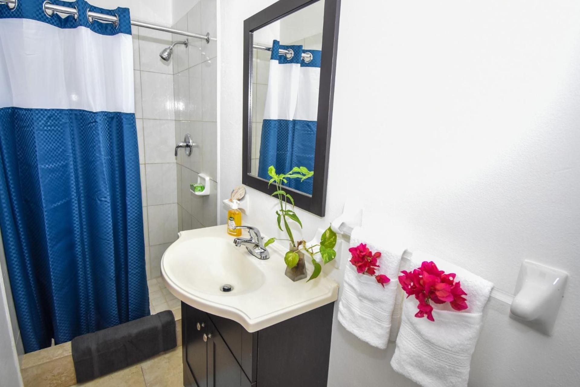 Lord Nelson & Residences Hotel St. John's