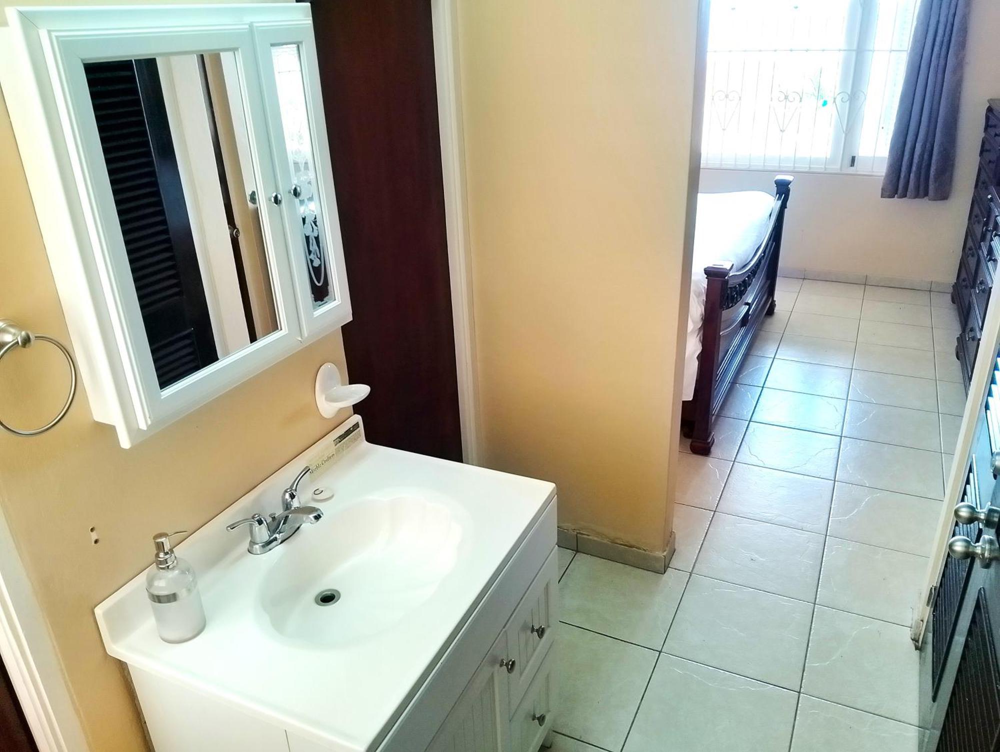2 Bedroom Apartment/flat Apartment *