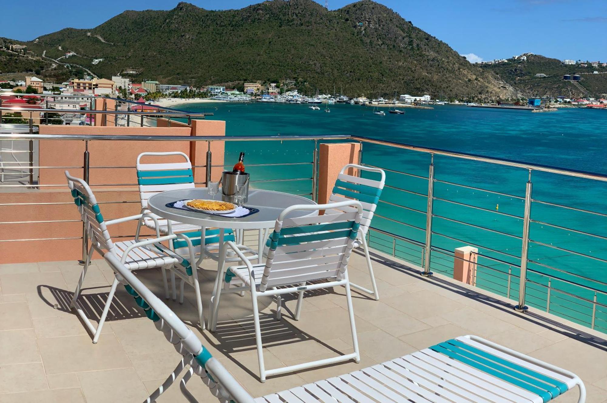Hotel Sea Palace 3*