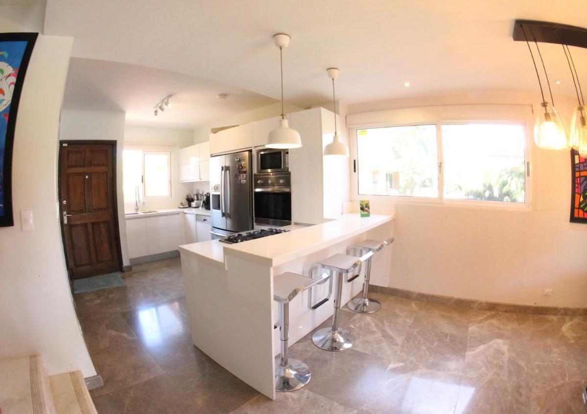 Eagle Luxury House, Walking Distance To The Casa de férias Palm Beach