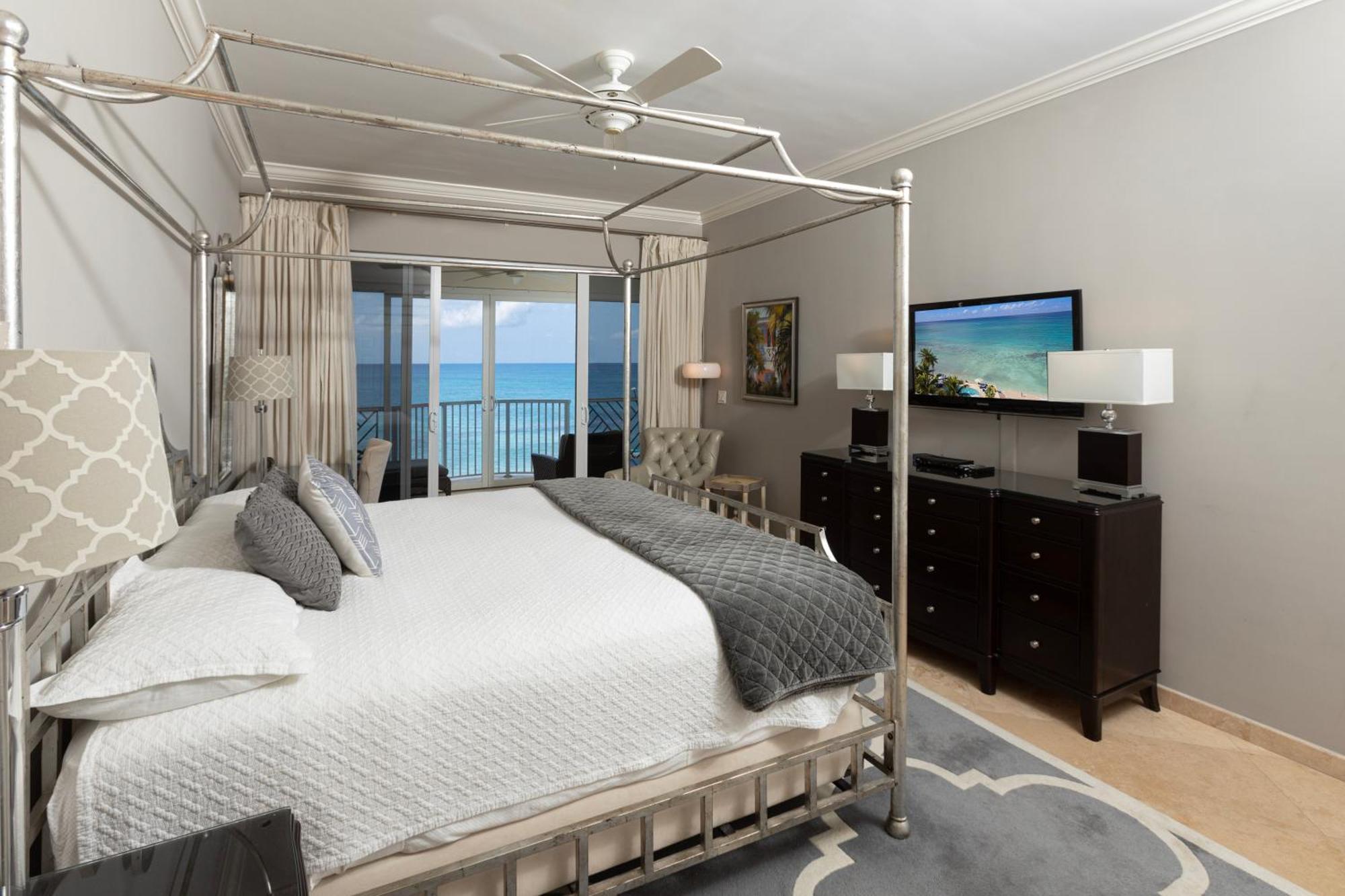 Apartment South Bay Club 14 - 4 Bedroom 4 Bathroom Unit George Town