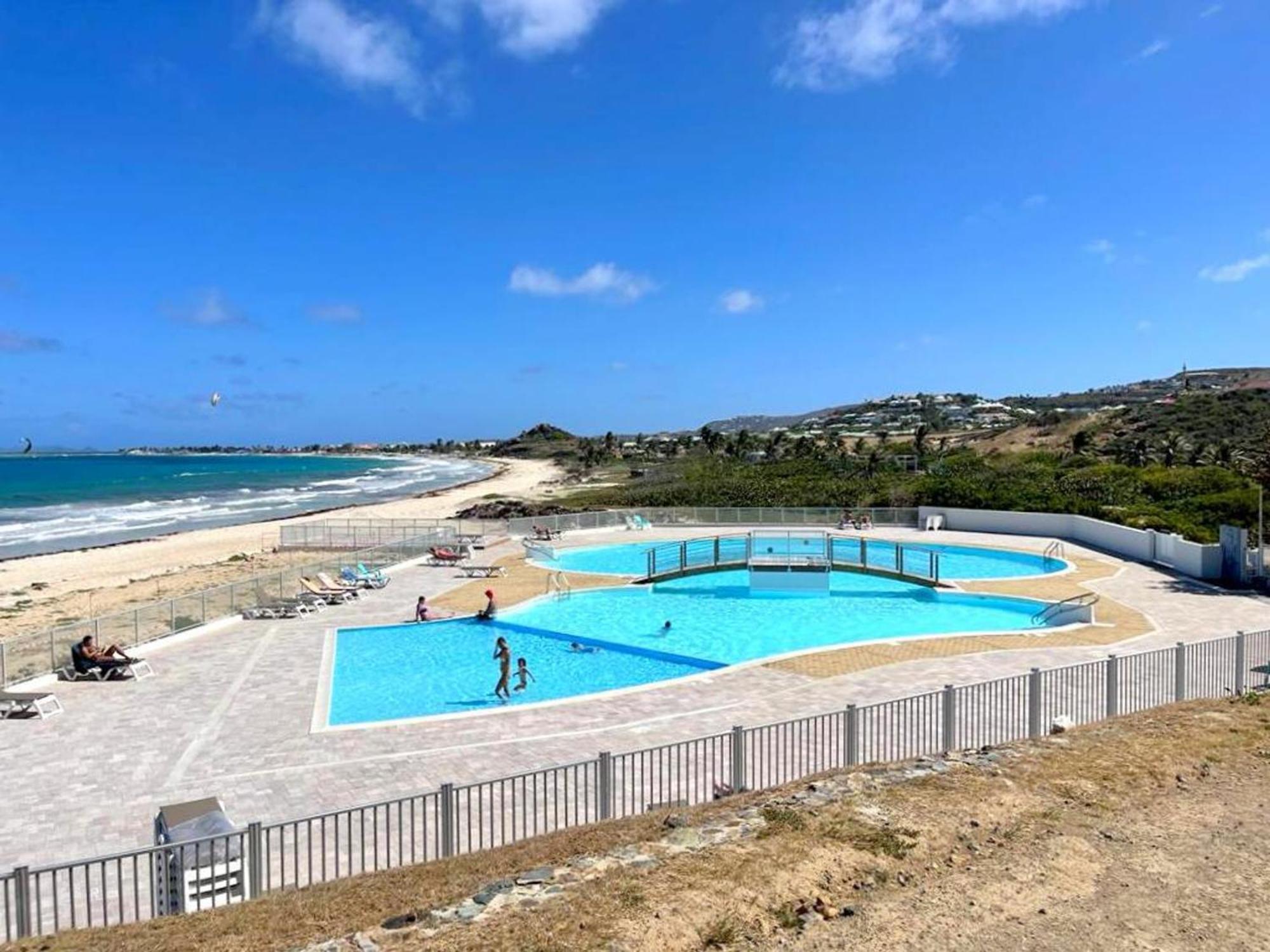 Avec Terrasse, Clim Et Piscine A Saint-martin - Fr-1-734-55 *