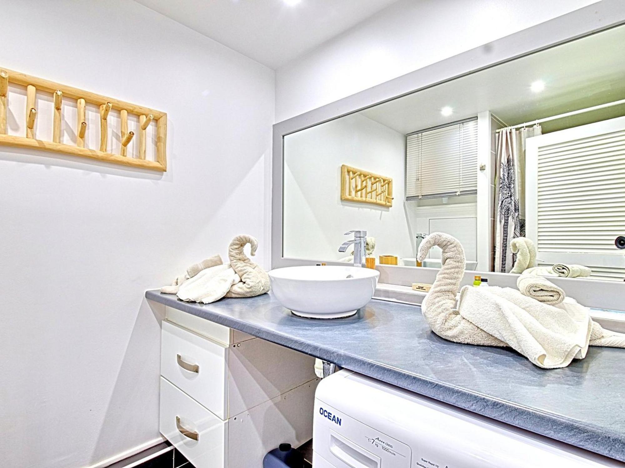 Apartment Avec Terrasse, Clim Et Piscine A Saint-martin - Fr-1-734-55 *