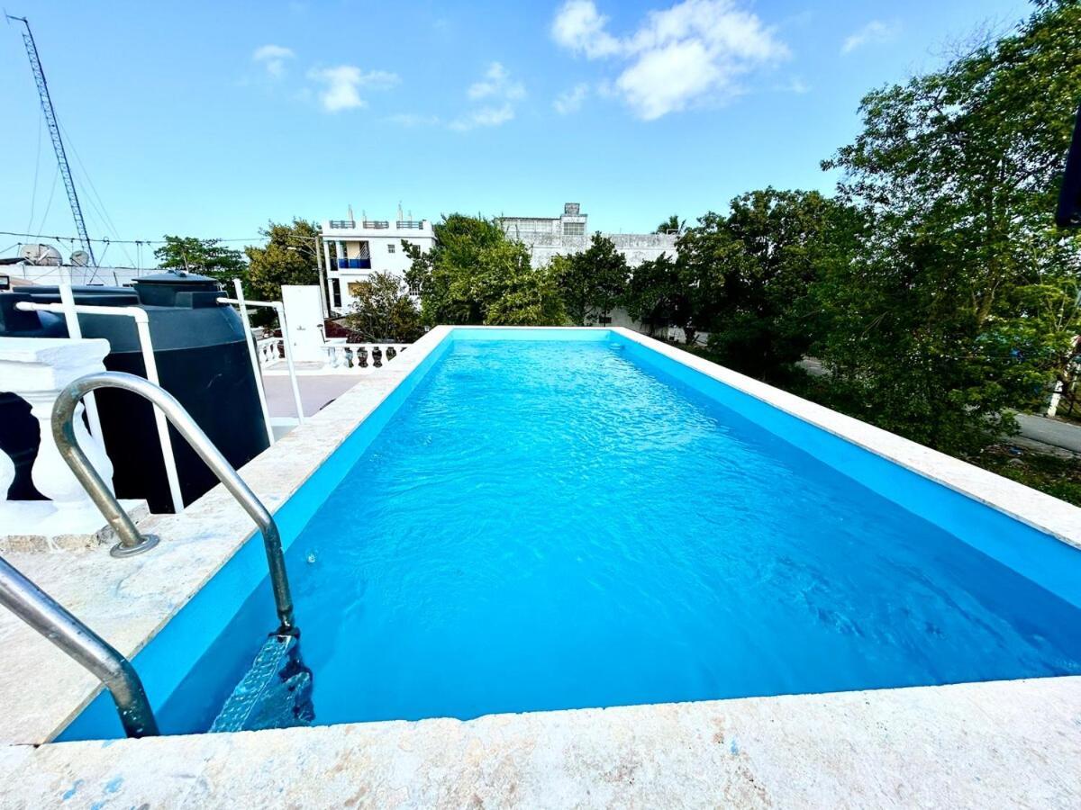 3 Colonial