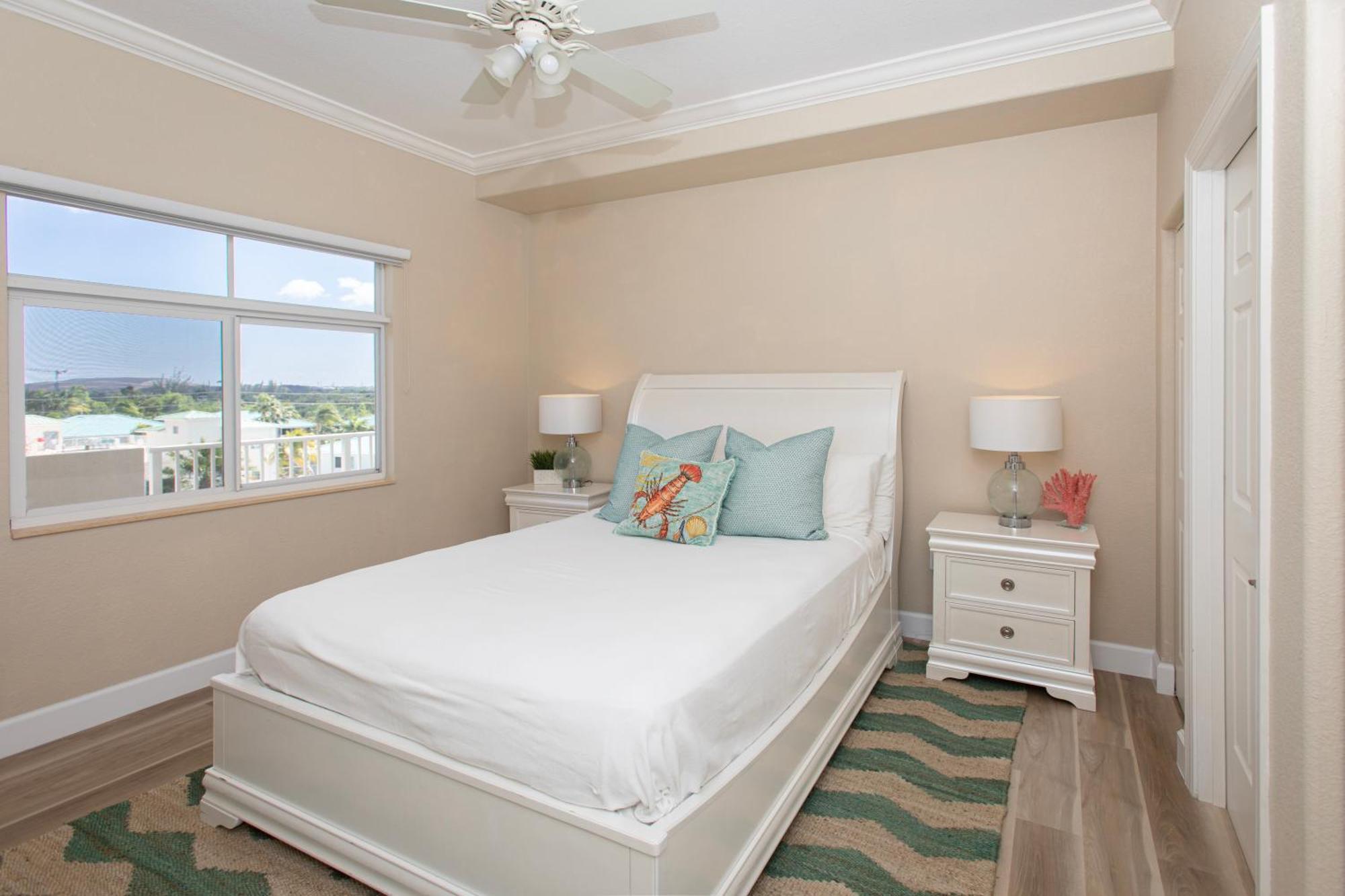 Apartment South Bay Club 28 - 3bedroom 2 Bathroom Unit
