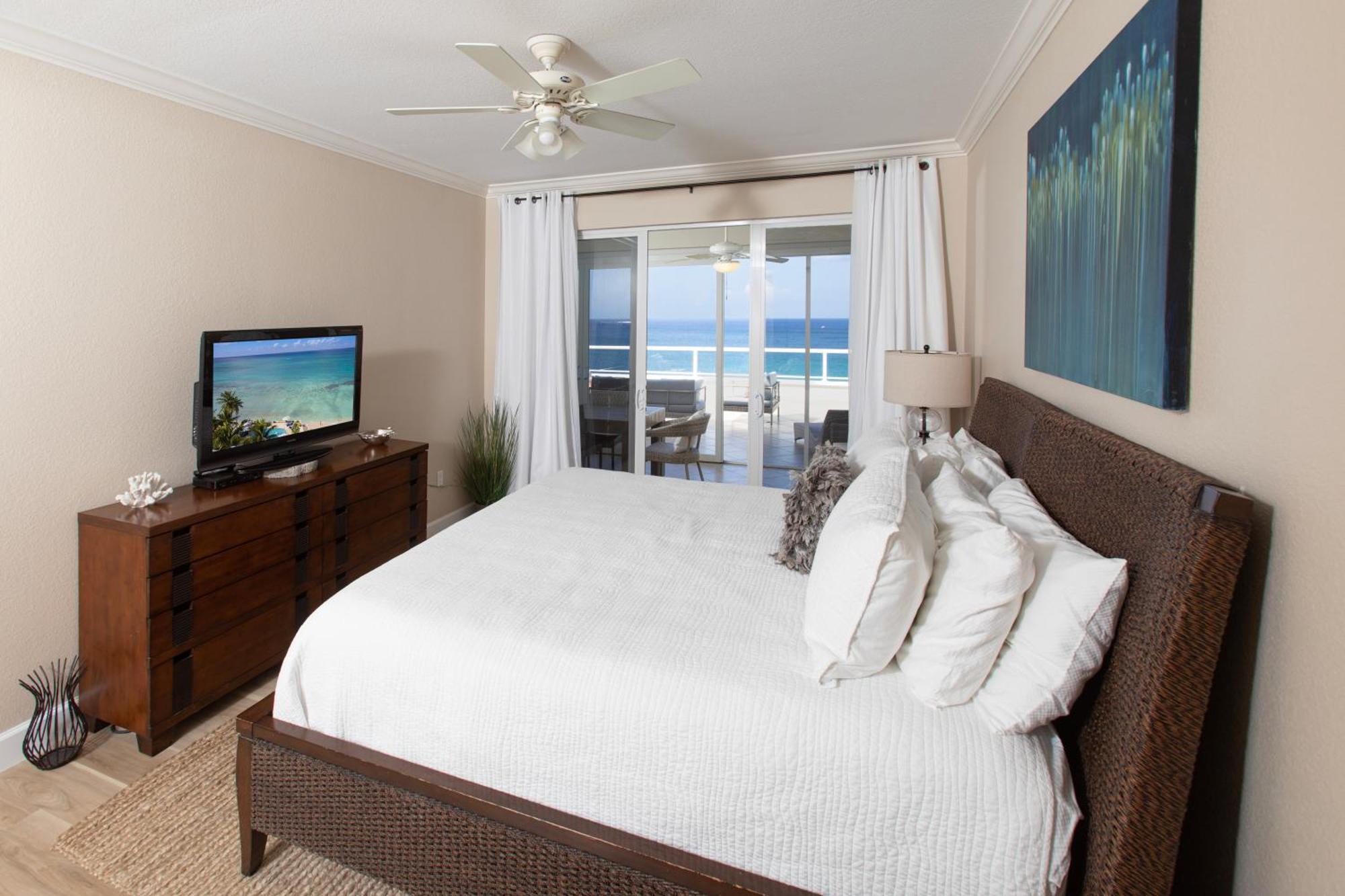 Apartment South Bay Club 28 - 3bedroom 2 Bathroom Unit George Town