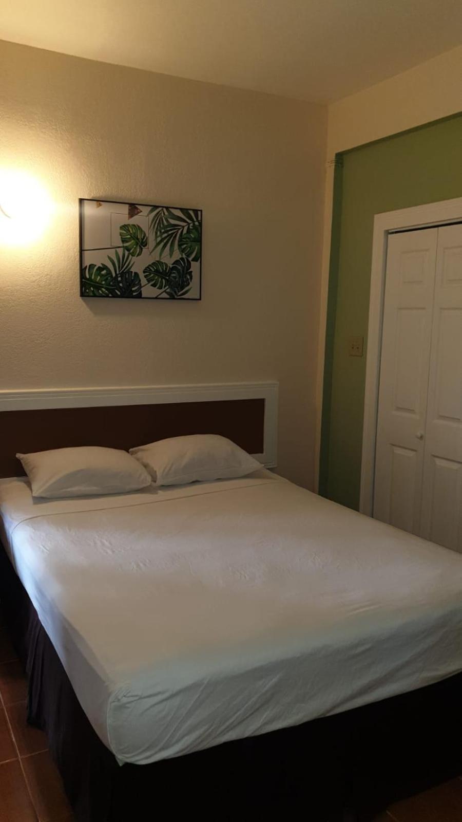 Palm Bay & Restaurant Guest house Montego Bay