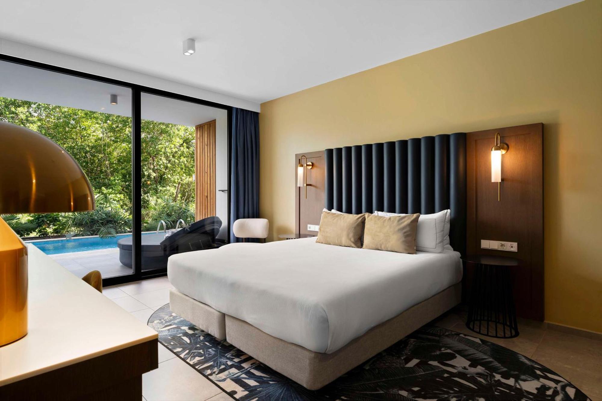 The Rif At Mangrove Corendon All-inclusive, Curio Resort Willemstad