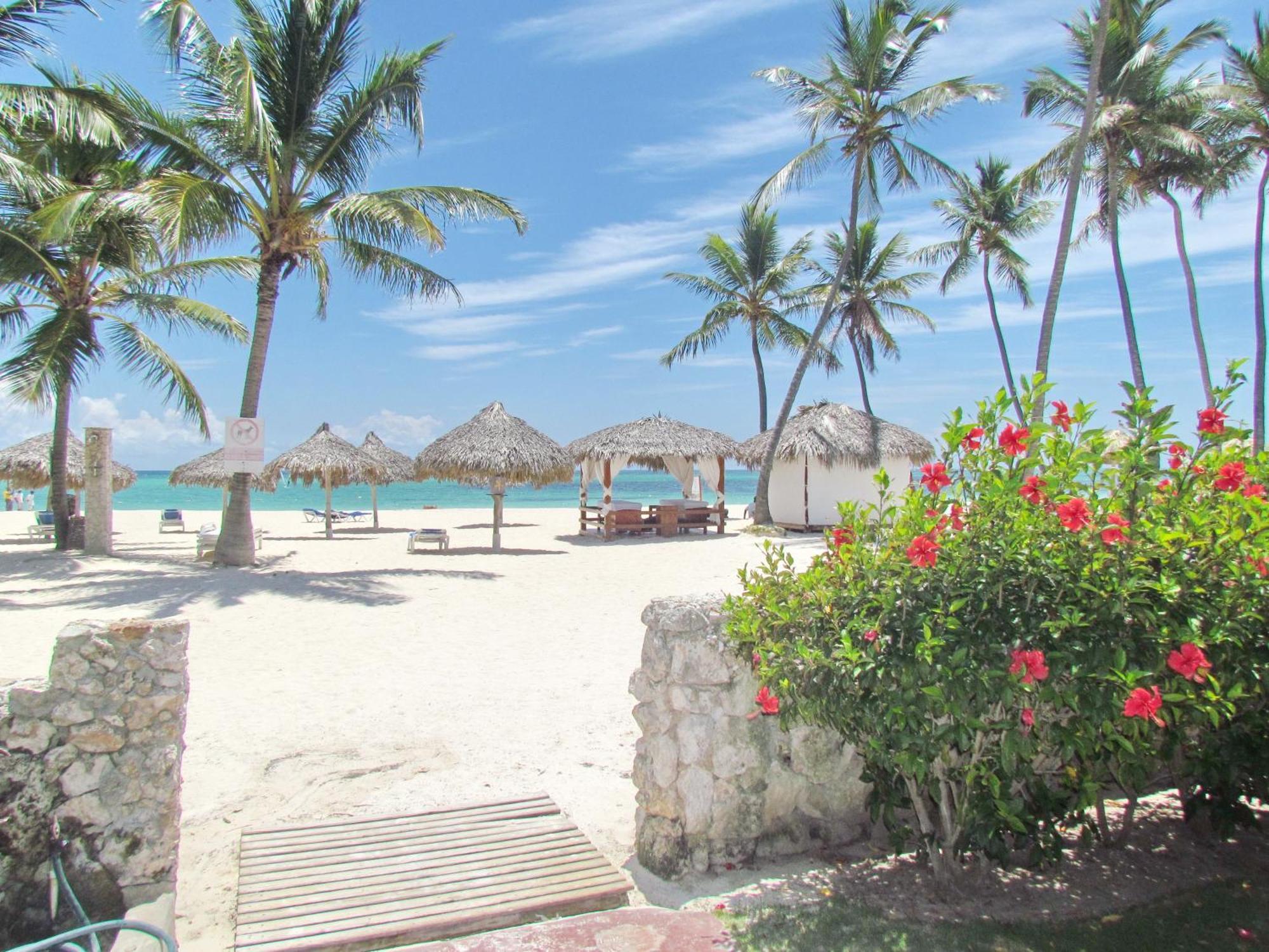 Tropicana Deluxe Playa Corales - Wifi, Beach, Pool Punta Cana