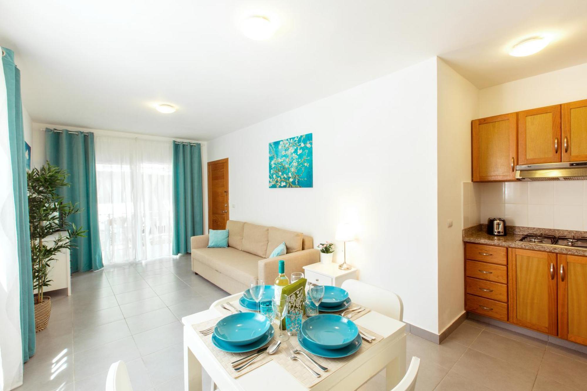 Hotel Tropicana Deluxe Playa Corales - Wifi, Beach, Pool Punta Cana