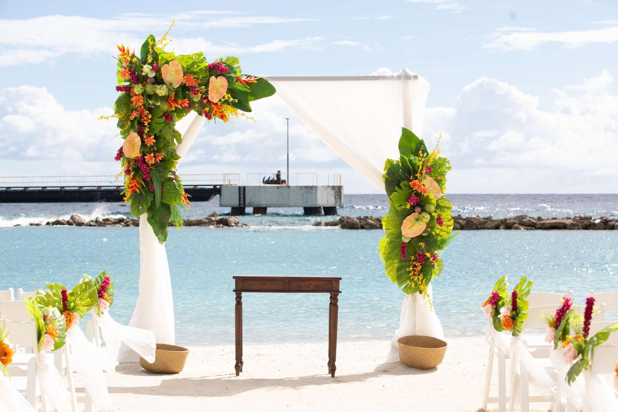 The Rif At Mangrove Corendon All-inclusive, Curio Resort Willemstad