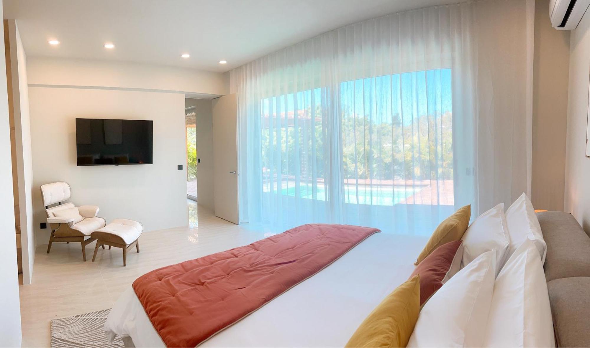 Aura Aparthotel