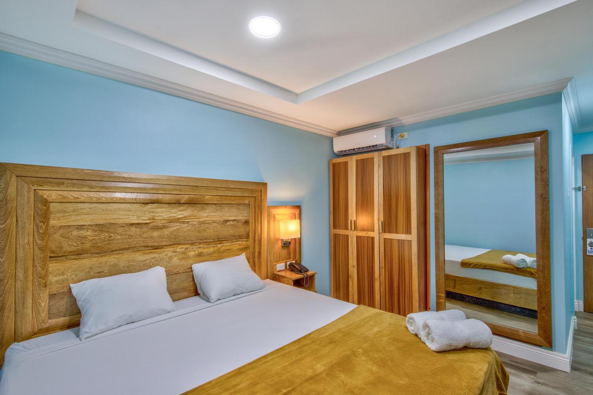 Airport Hotel 2*
