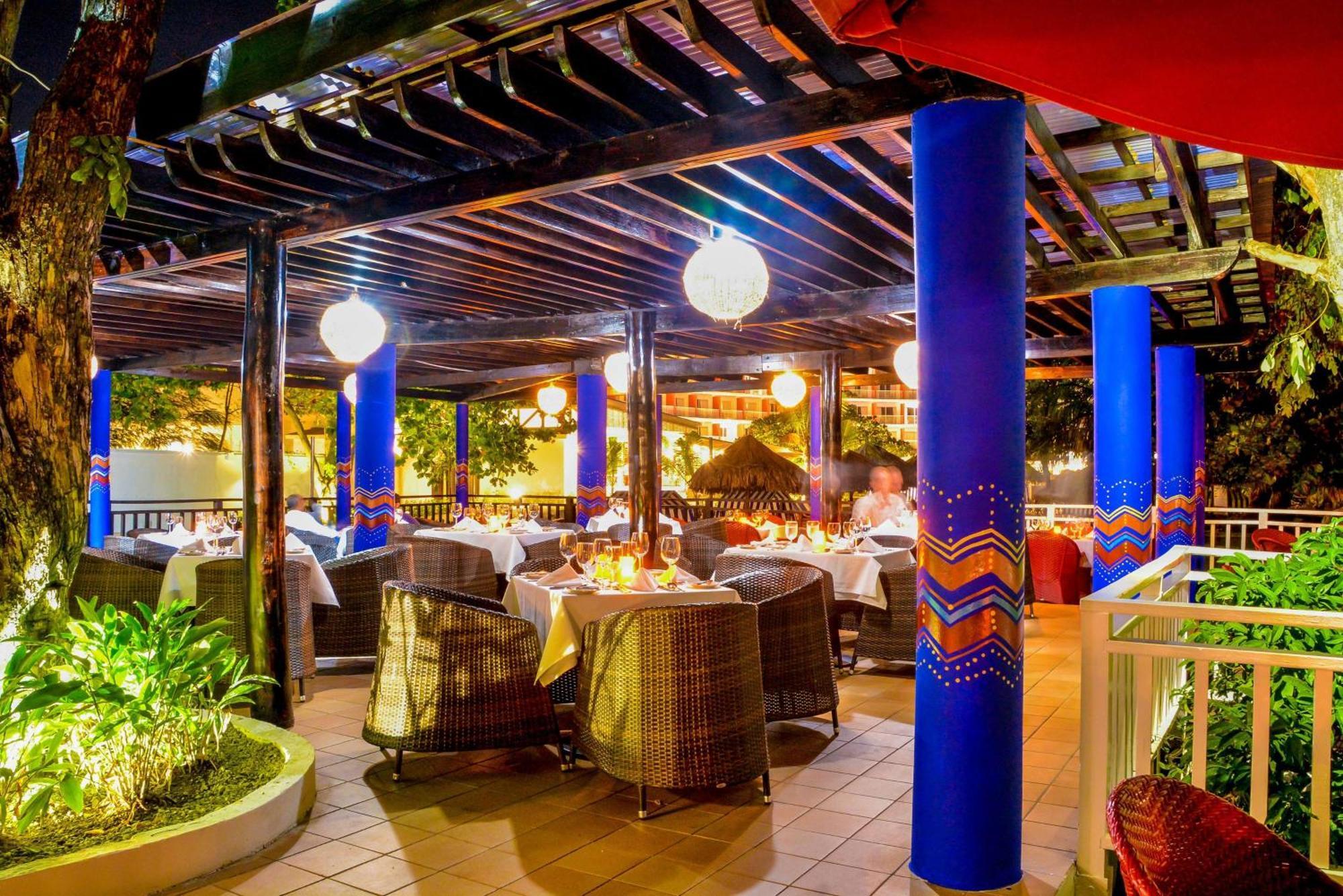 Resort Grand Decameron Cornwall Beach, A Trademark All-Inclusive Resort