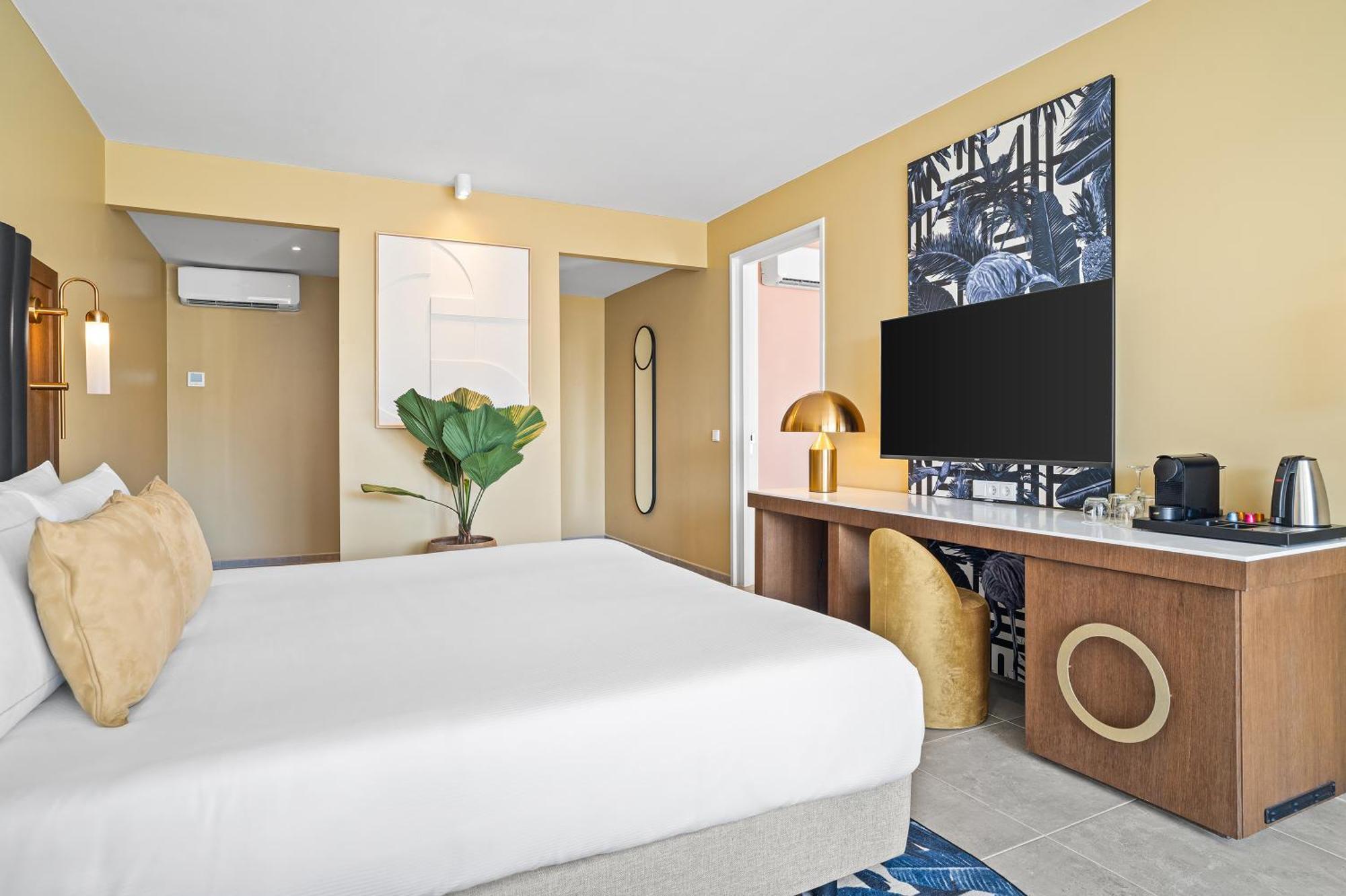 The Rif At Mangrove Corendon All-inclusive, Curio Resort Willemstad