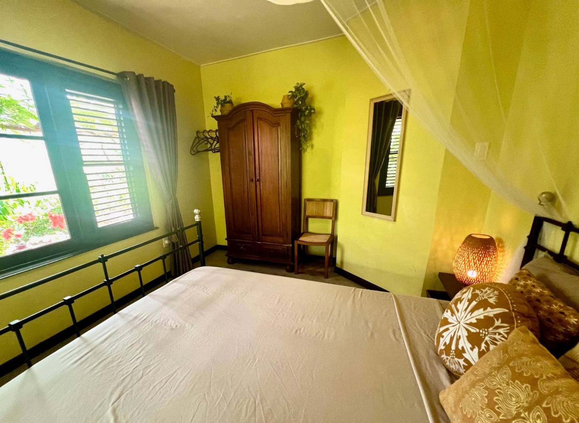 The Octopus Tropical Oasis Bed & Breakfast *
