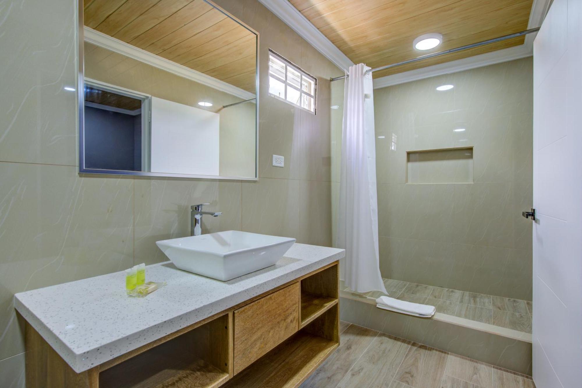 Airport Hotel Piarco