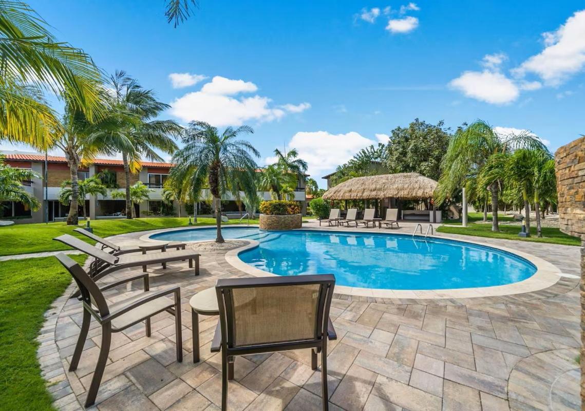 Casa de férias Eagle Luxury House, Walking Distance To The