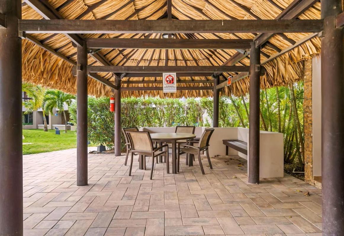 Casa de férias Eagle Luxury House, Walking Distance To The Palm Beach