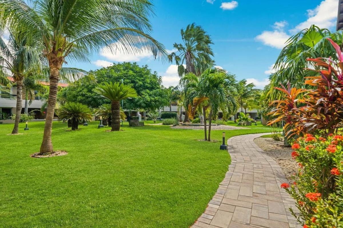 Casa de férias Eagle Luxury House, Walking Distance To The