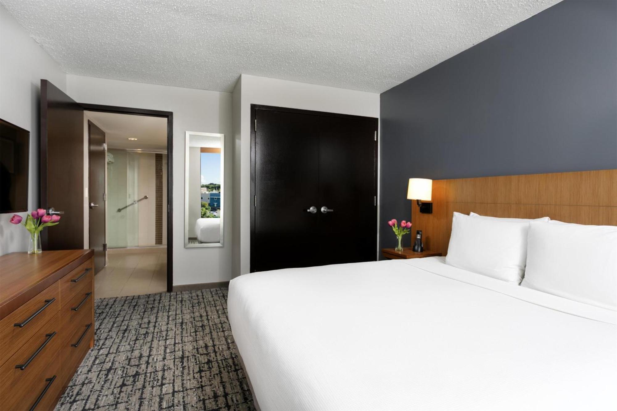 Hyatt Place Hotel 3*