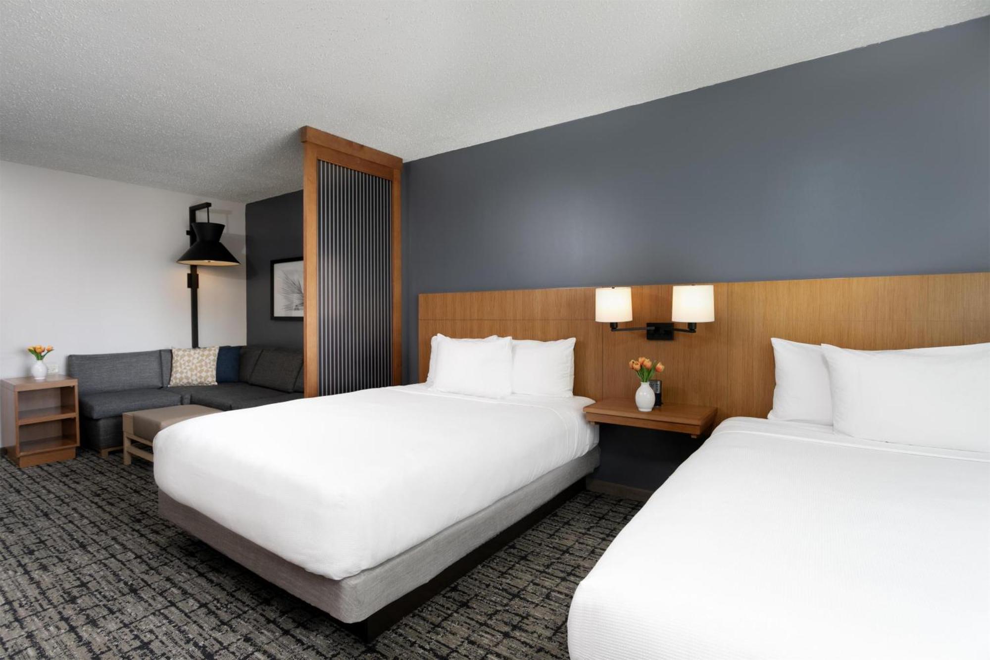 Hyatt Place Hotel 3*