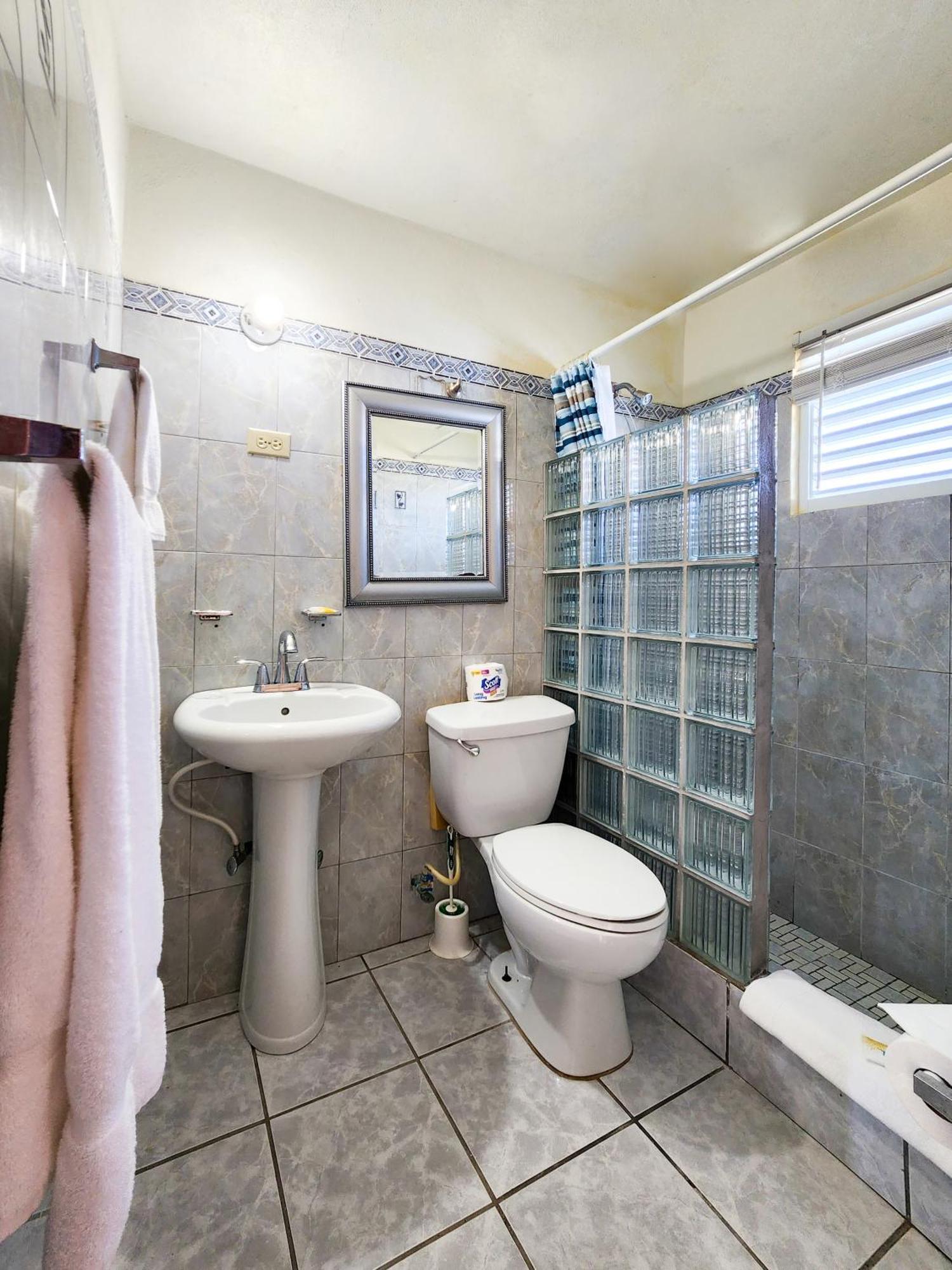 Guest house Casa Robinson 3*